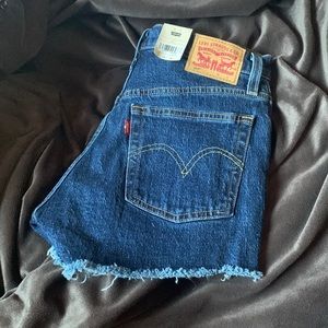 NWT Levi 501 Denim shorts size 25
